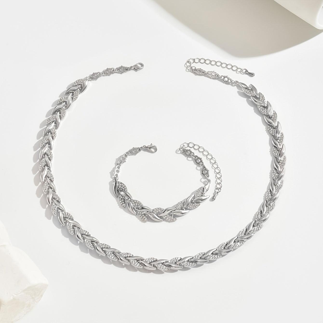 Lisa Elegant glass fish tail set with crystals